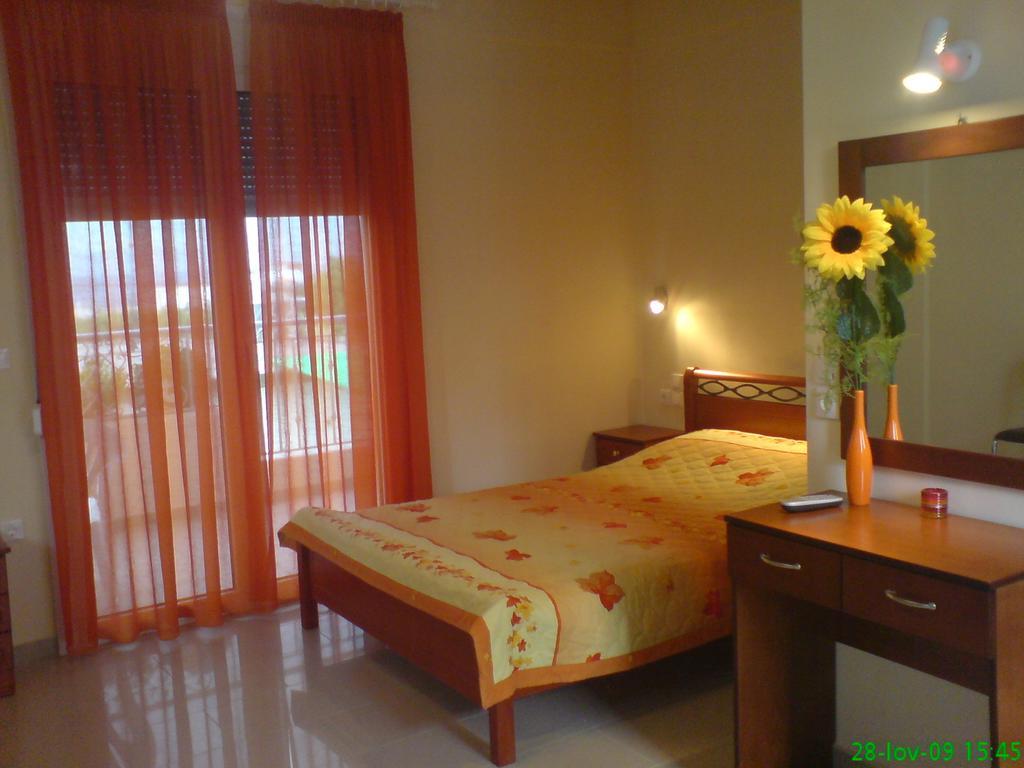 Appartement Golden Sun à Rovies Chambre photo